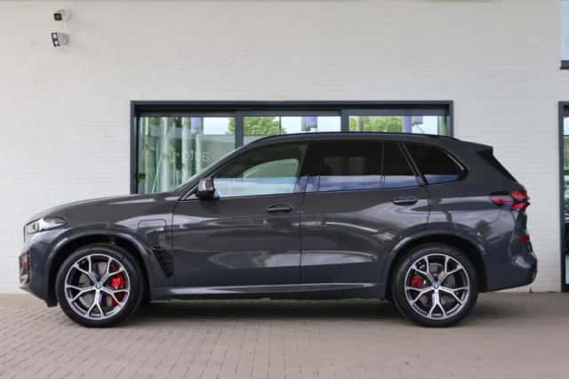 BMW X5 (2025) thumbnail 5