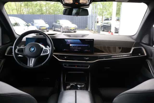 BMW X5 (2025) thumbnail 9