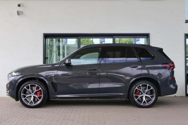 BMW X5 (2025) thumbnail 5