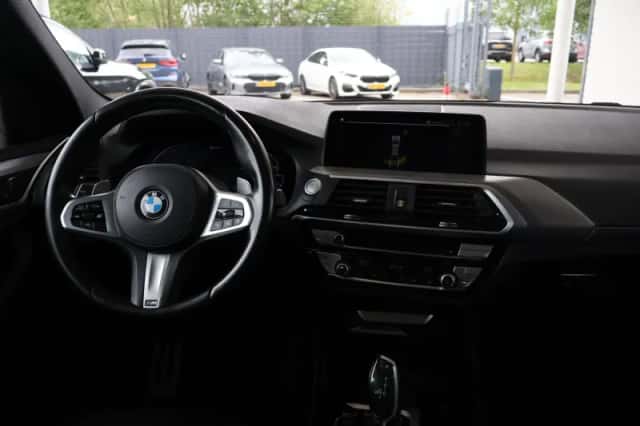 BMW X3 (2021) thumbnail 9
