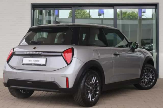 MINI Cooper (2026) thumbnail 2