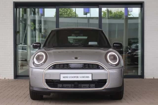 MINI Cooper (2026) thumbnail 3