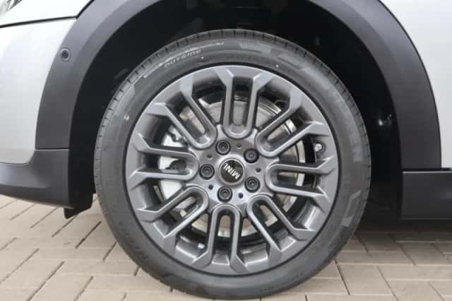 MINI Cooper (2026) thumbnail 6