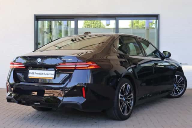 BMW i5 (2025) thumbnail 2
