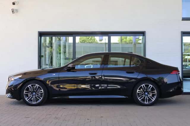 BMW i5 (2025) thumbnail 5