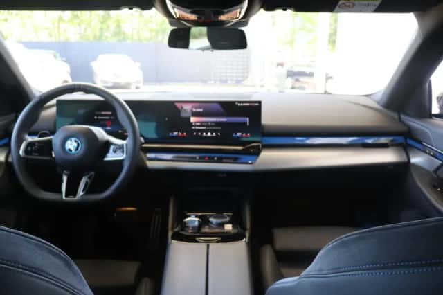 BMW i5 (2025) thumbnail 9