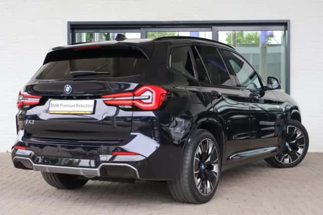 BMW iX3 (2023) thumbnail 2