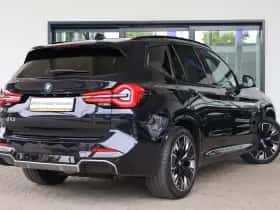 BMW iX3 (2023) thumbnail 2