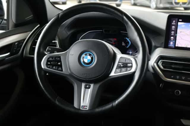 BMW iX3 (2023) thumbnail 11