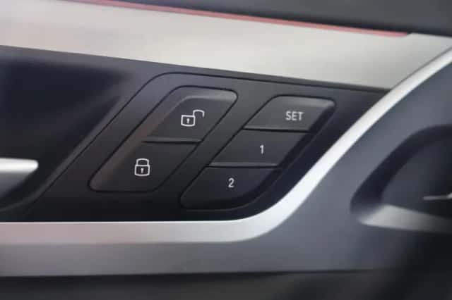 BMW iX3 (2023) thumbnail 15