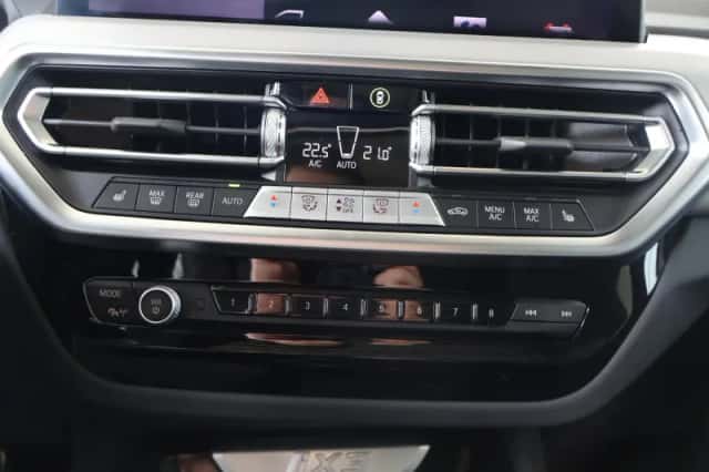 BMW iX3 (2023) thumbnail 25