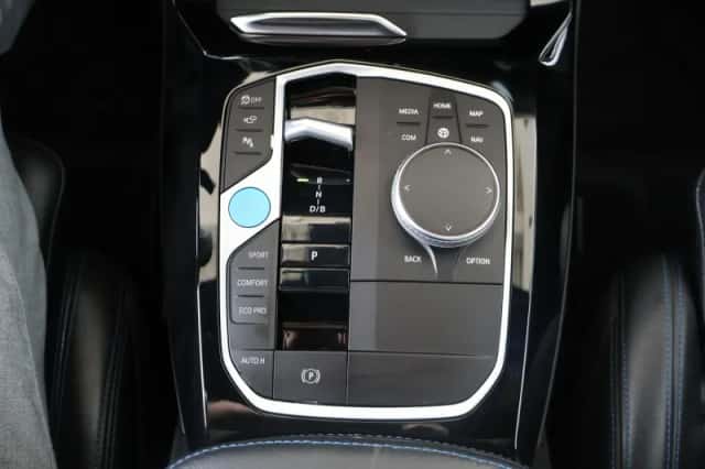 BMW iX3 (2023) thumbnail 26