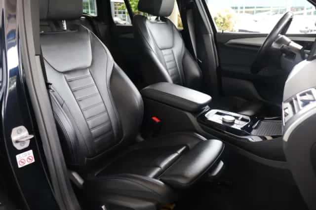 BMW iX3 (2023) thumbnail 7
