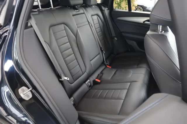 BMW iX3 (2023) thumbnail 8