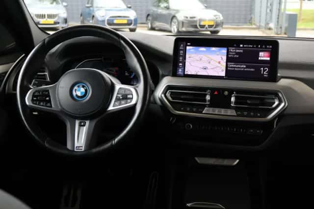 BMW iX3 (2023) thumbnail 10