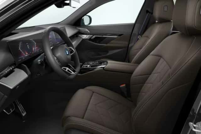 BMW i5 (2026) thumbnail 4