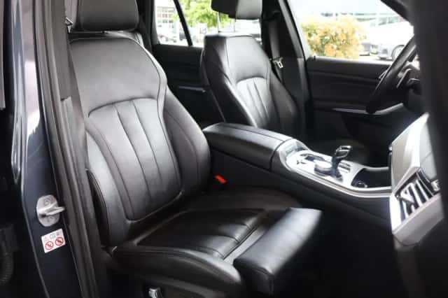 BMW X5 (2022) thumbnail 8