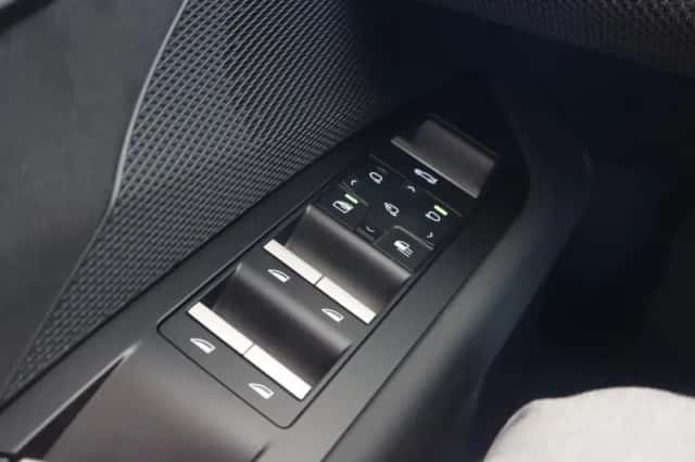 BMW iX3 (2026) thumbnail 15