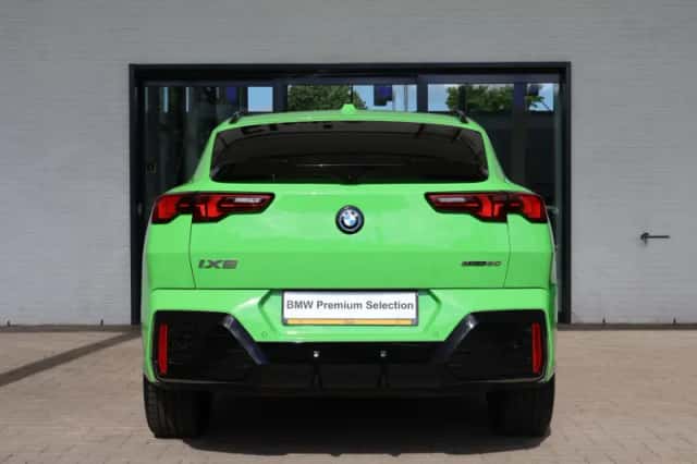 BMW iX2 (2025) thumbnail 4