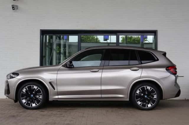 BMW iX3 (2022) thumbnail 5