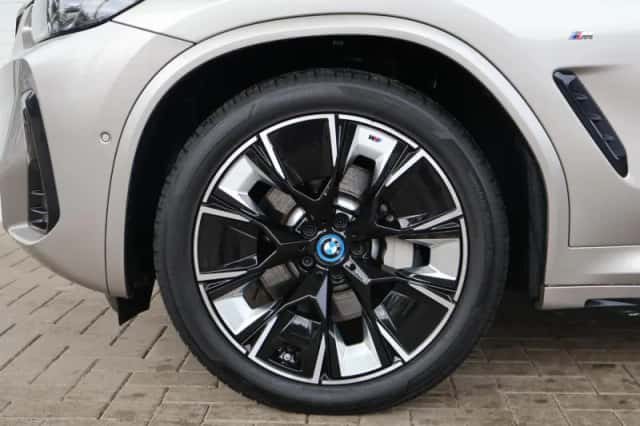 BMW iX3 (2022) thumbnail 6