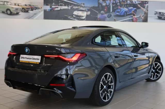 BMW i4 (2024) thumbnail 2