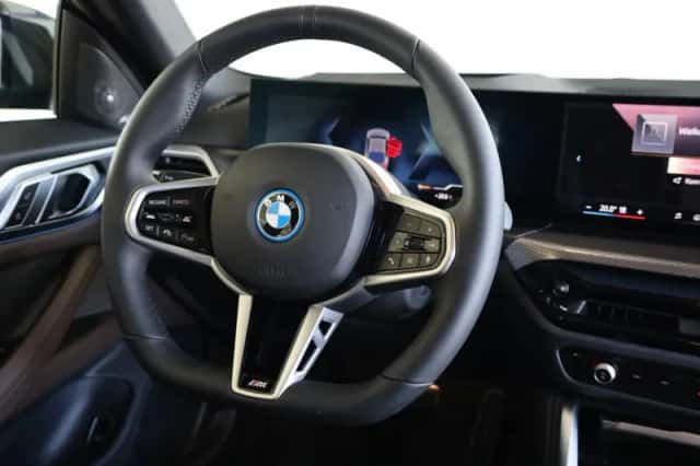 BMW i4 (2024) thumbnail 11