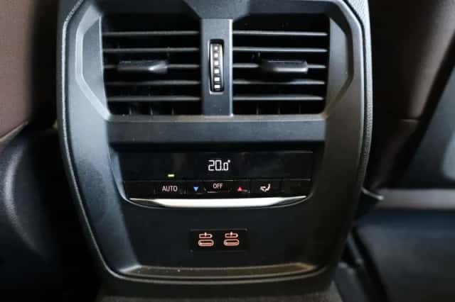 BMW i4 (2024) thumbnail 23