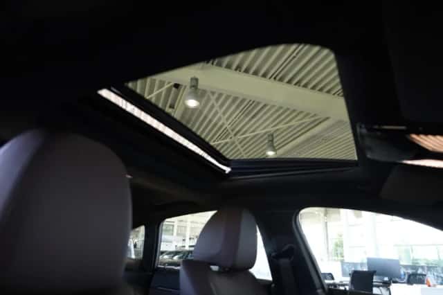 BMW i4 (2024) thumbnail 28