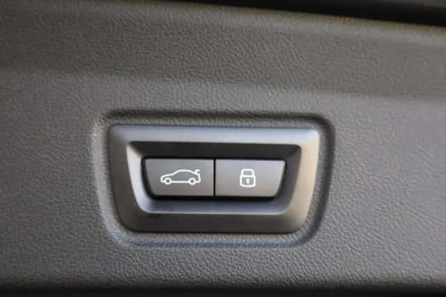 BMW i4 (2024) thumbnail 32
