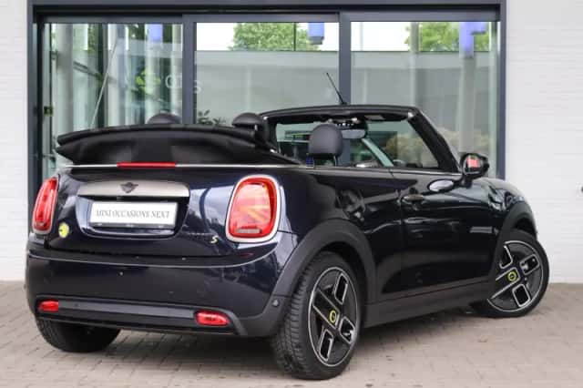 MINI Electric (2023) thumbnail 2