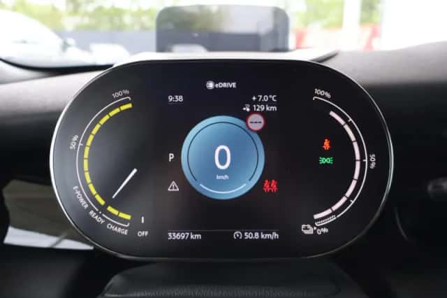 MINI Electric (2023) thumbnail 15