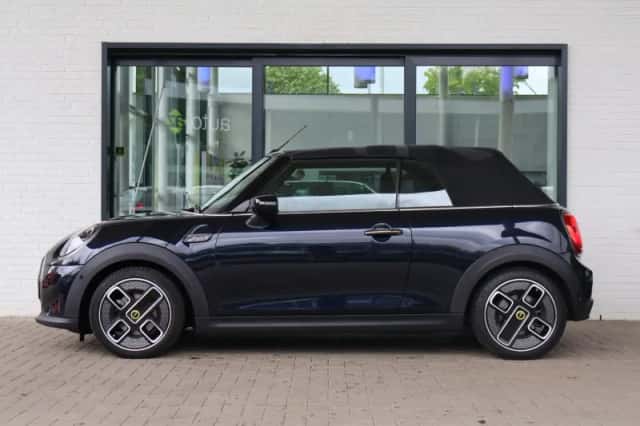 MINI Electric (2023) thumbnail 6