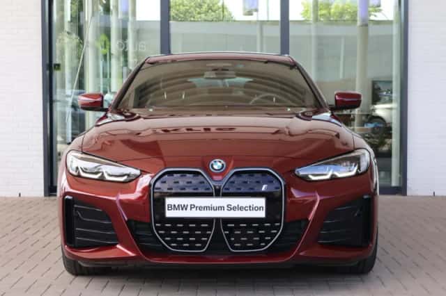 BMW i4 (2023) thumbnail 3