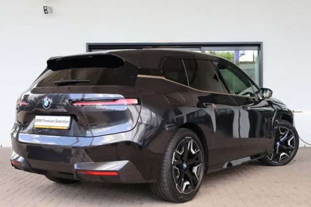 BMW iX (2025) thumbnail 2