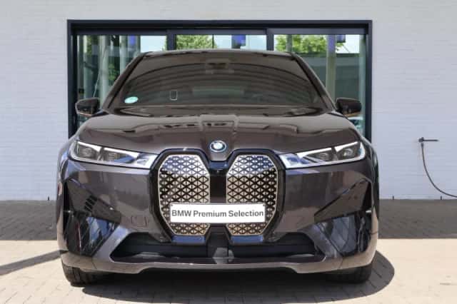 BMW iX (2025) thumbnail 3