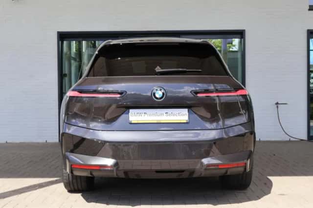 BMW iX (2025) thumbnail 4