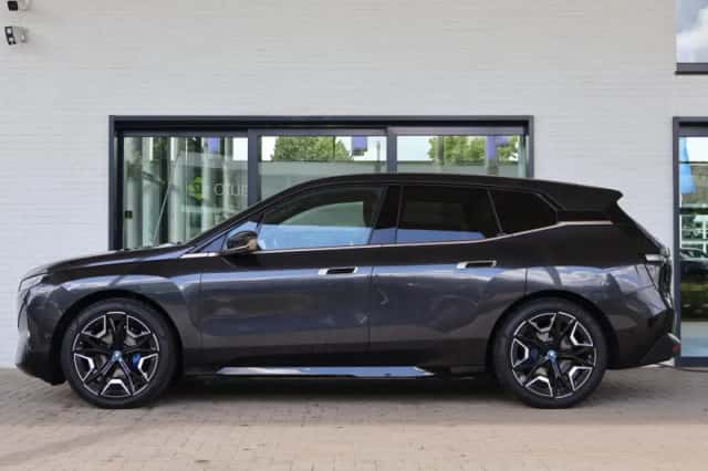 BMW iX (2025) thumbnail 5