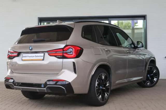 BMW iX3 (2024) thumbnail 2