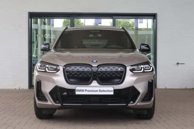 BMW iX3 (2024) thumbnail 3
