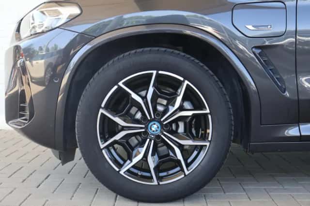 BMW X3 (2021) thumbnail 6