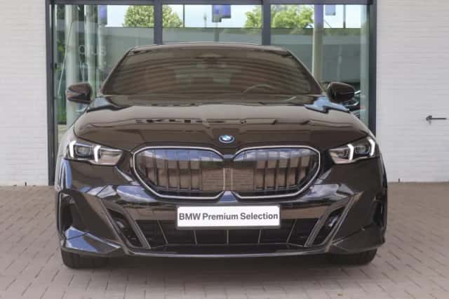 BMW i5 (2024) thumbnail 2
