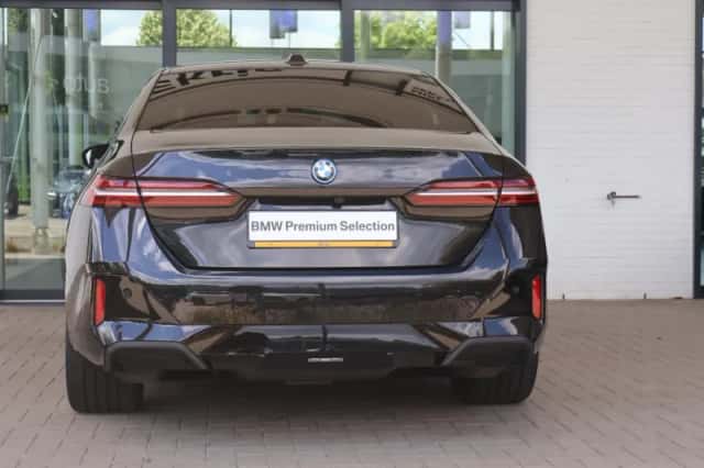 BMW i5 (2024) thumbnail 5