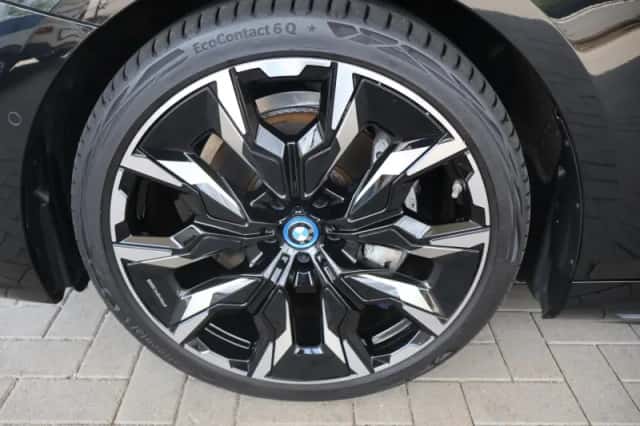 BMW i5 (2024) thumbnail 6