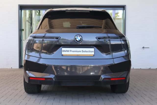 BMW iX (2021) thumbnail 6