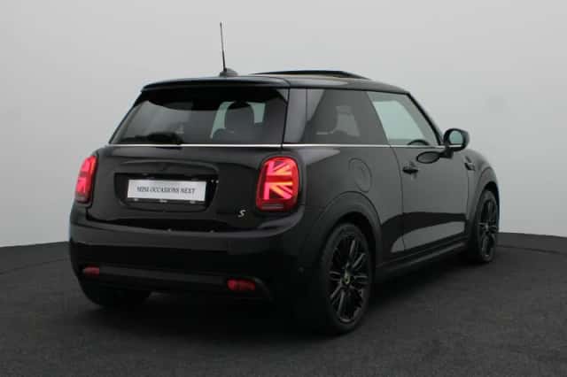 MINI Electric (2021) thumbnail 2