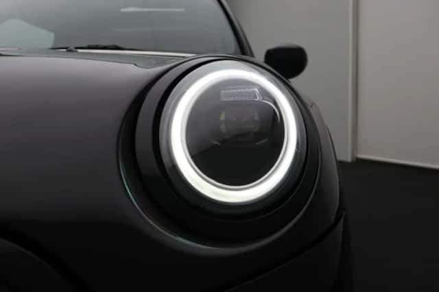 MINI Electric (2021) thumbnail 6