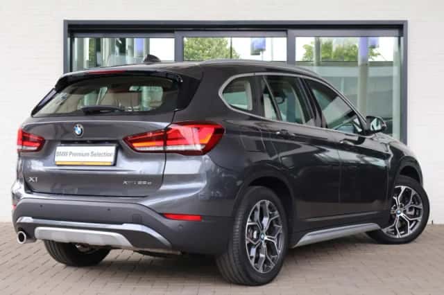 BMW X1 (2021) thumbnail 2