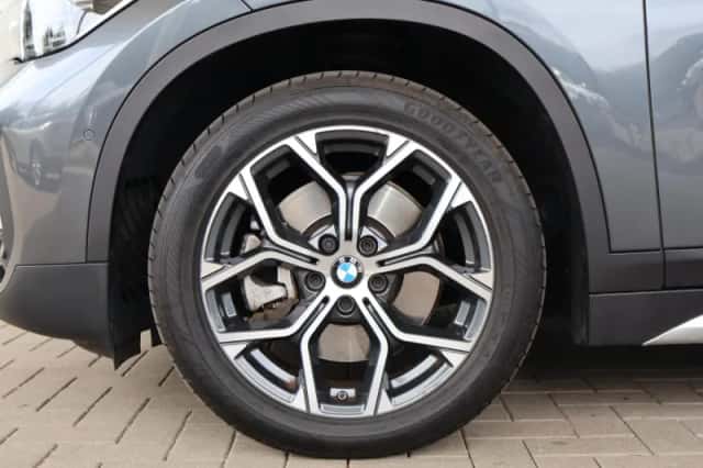BMW X1 (2021) thumbnail 6