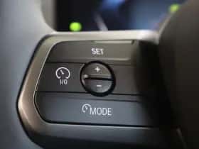 BMW iX (2025) thumbnail 24
